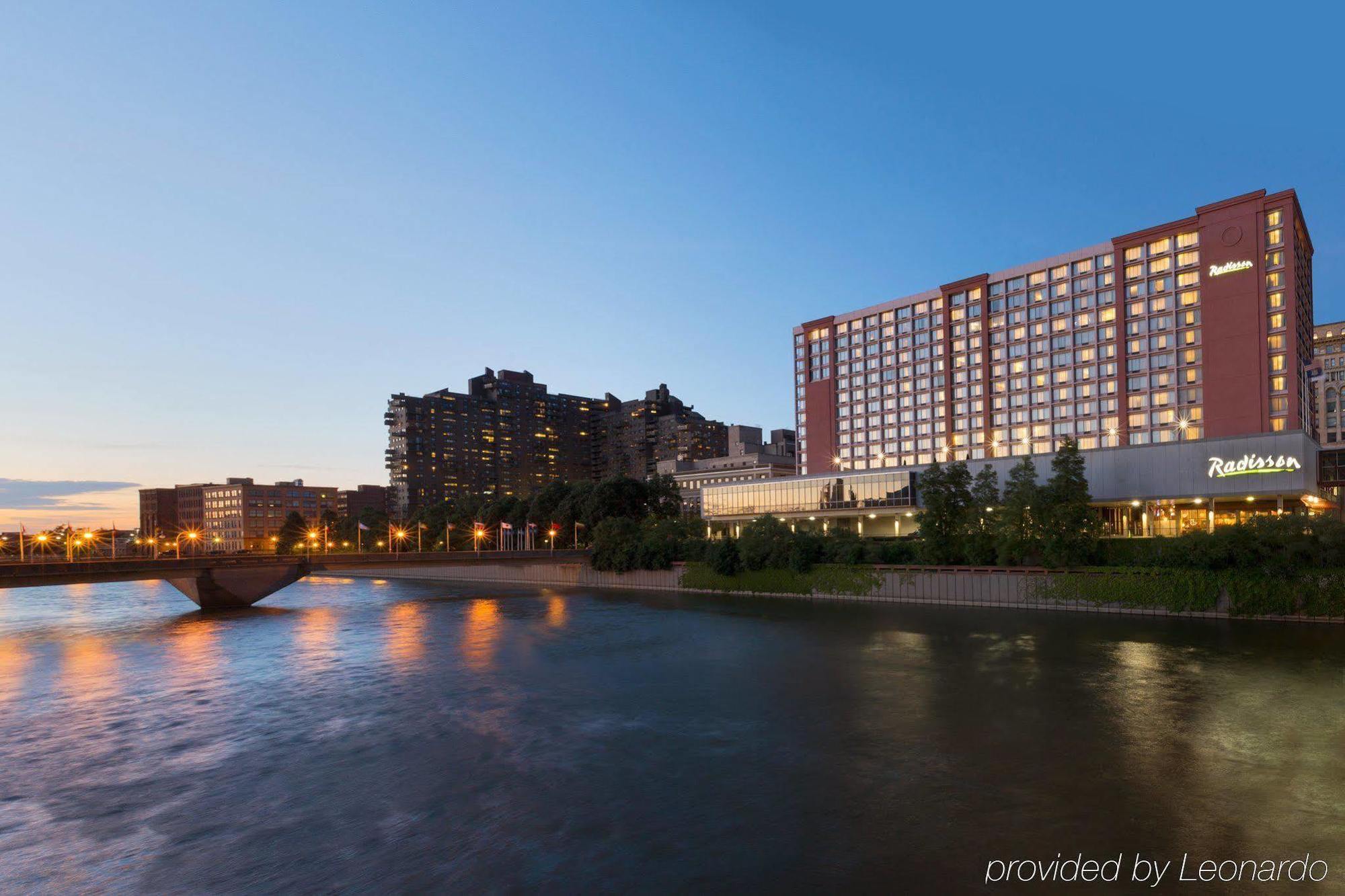 Rochester Riverside Hotel Exterior photo